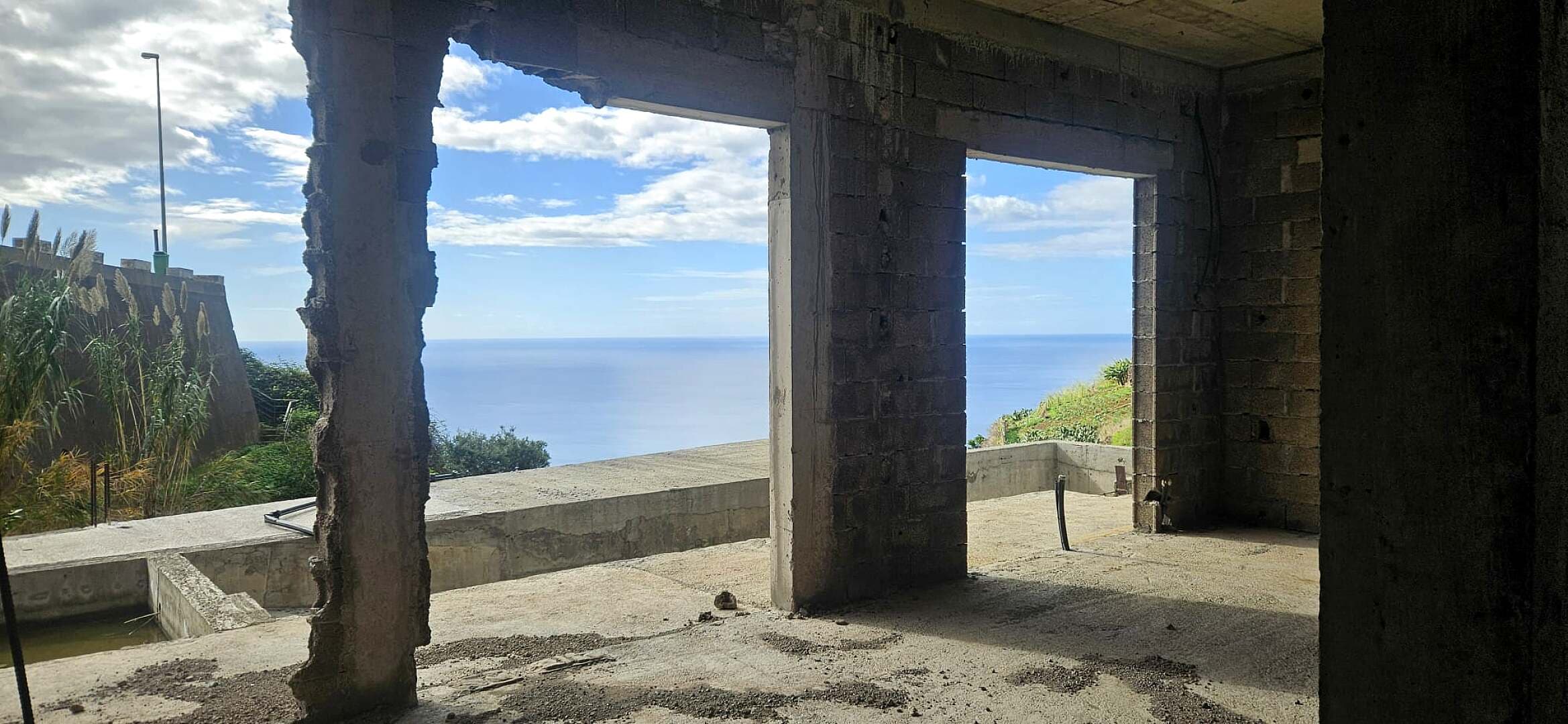 Featured property image in slider gallery