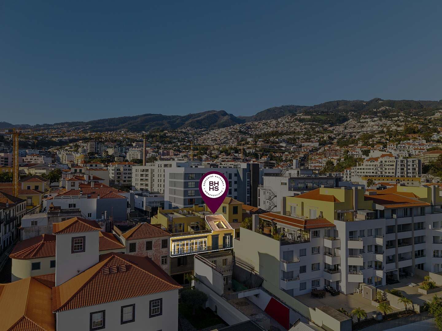 Featured property image in slider gallery