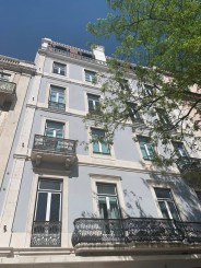 Elegant Studio Apartment for Sale in Restauradores | Classic Charm in Central Lisbon, Property for sale in Baixa, Lisbon, PW1420