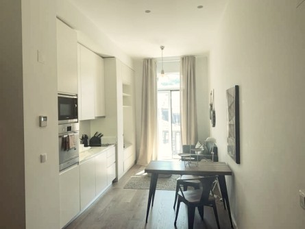 Elegant Studio Apartment for Sale in Restauradores | Classic Charm in Central Lisbon, Property for sale in Baixa, Lisbon, PW1420