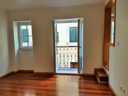 Calçada Salvador Correia Sá, Property for sale in Cais do Sodré, Lisbon, PW170