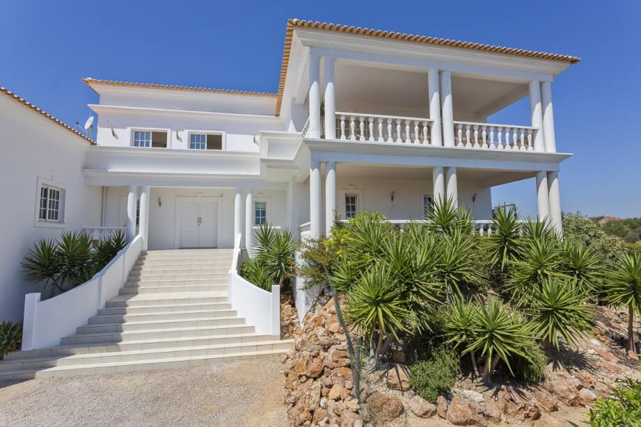 Hillside Villa, Property for sale in Boliqueime, Loulé, PW3010