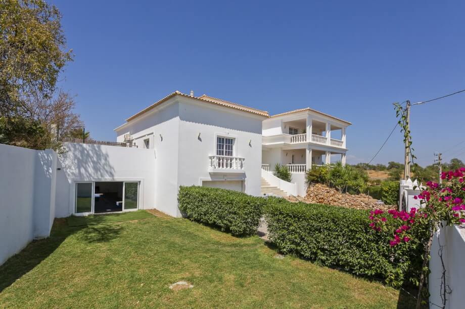 Hillside Villa, Property for sale in Boliqueime, Loulé, PW3010