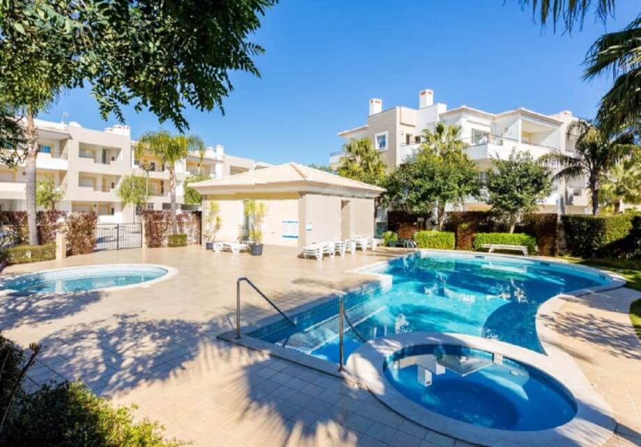 Porto de Mós Apartment, Property for sale in PW3524