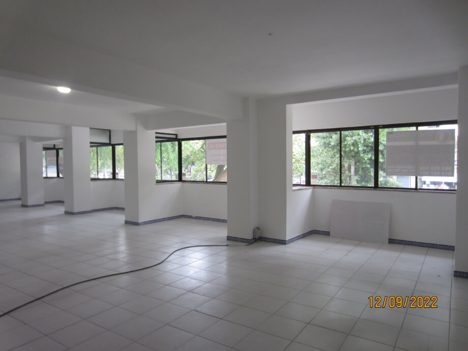 Albufeira Avenida Liberdade, Portugal Golden Visa Commercial, Property for sale in PW3530