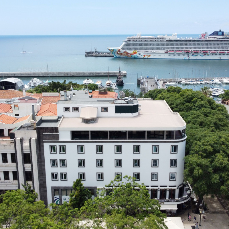 Madeira Hotel, Property for sale in PW3709