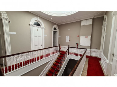 Refurbished building in Porto, Property for sale in BL733