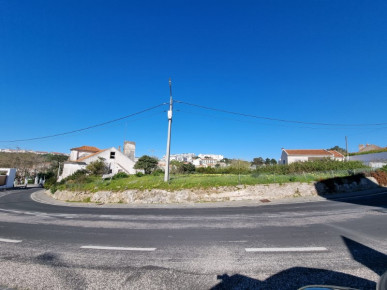 Land in Nazaré with approved project for 2 houses and 15 apartments, Property for sale in Nazaré, Nazaré, BL998
