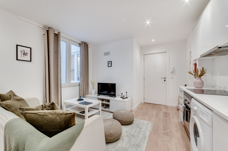 2 bedroom apartment in prime Lisbon location., Property for sale in PW3782