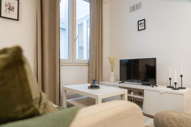 2 bedroom apartment in prime Lisbon location., Property for sale in PW3782