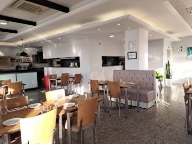 Restaurant with sea views and direct beach access, Property for sale in Peniche, Peniche, BL1057
