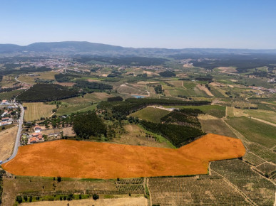 Land for the construction of a house, also with feasibility for a Tourist Project, Property for sale in BL1092