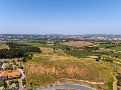 Land for the construction of a house, also with feasibility for a Tourist Project, Property for sale in BL1092