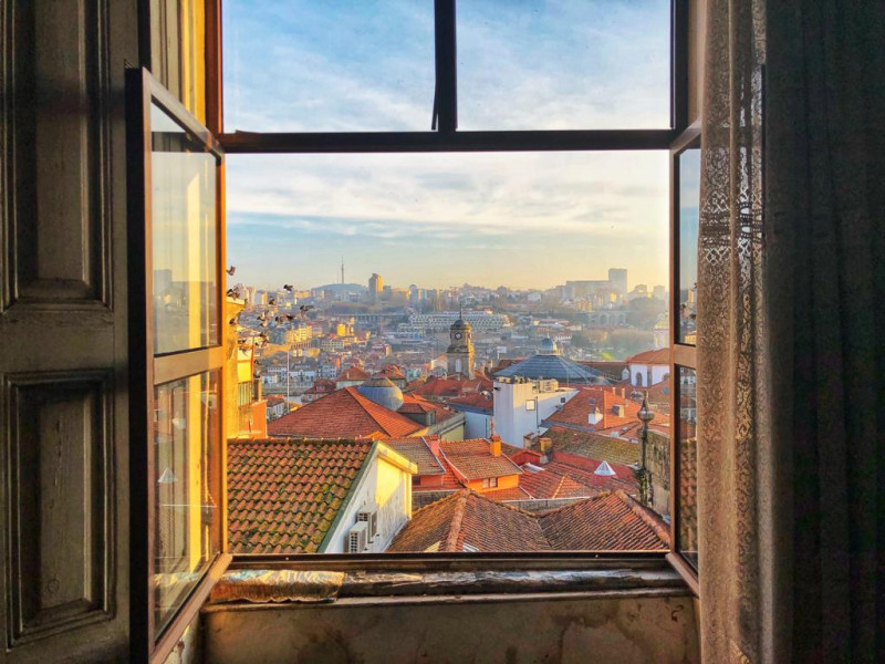 Building Historical Center Porto, Property for sale in Aliados, Porto, PW3858