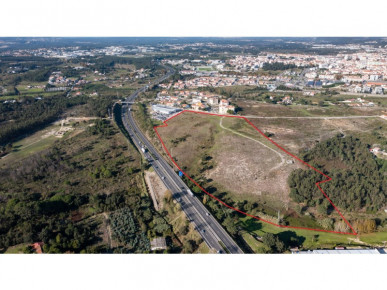 Land with viability to build 175 apartments, Property for sale in Caldas da Rainha, Leiria, BL1143