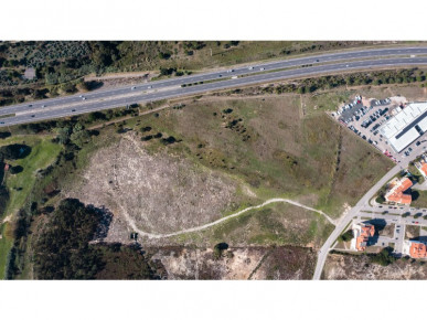 Land with viability to build 175 apartments, Property for sale in Caldas da Rainha, Leiria, BL1143