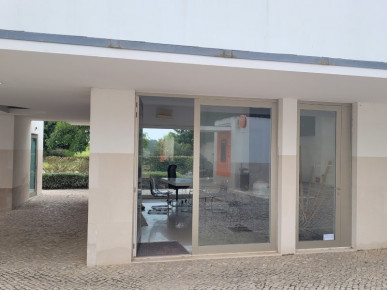 Commercial space at Bom Sucesso Golf Resort, Property for sale in Óbidos, Leiria, BL1146