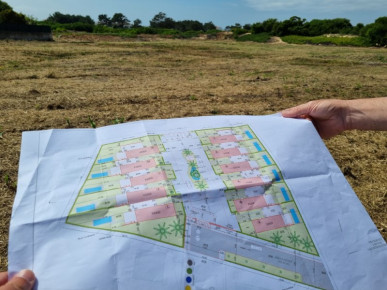 Land in Praia de Santa Cruz for a condominium of 11 houses, Property for sale in BL1193