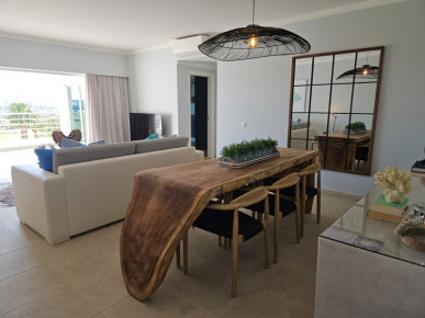 Apartments in the Algarve with views of the marina and next to the beach, Property for sale in Portimão, Portimão, BL1204