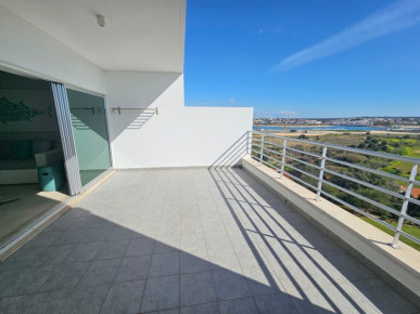 Apartments in the Algarve with views of the marina and next to the beach, Property for sale in Portimão, Portimão, BL1204
