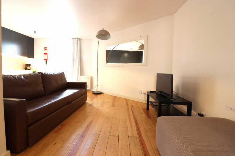 Charming 3 bedroom apartment in Praça da Alegria, Property for sale in PW3927