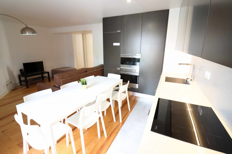 Charming 3 bedroom apartment in Praça da Alegria, Property for sale in PW3927