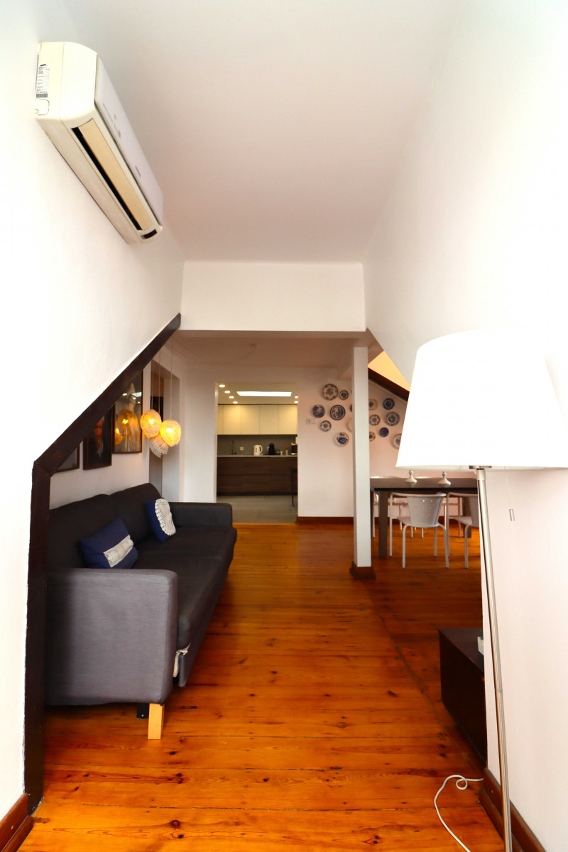 Beautiful 2 Bedroom In Baixa Chiado, Property for sale in PW3931