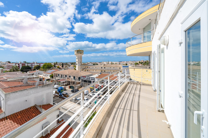 Modern 2-Bed Apartment with Balconies in Albufeira’s Entertainment District – 8 Mins to the Beach, Property for sale in PW3935