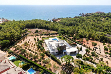 Frontline Luxury Villa on a 10,000sqm Plot, Property for sale in Alvor, Portimão, PP3146