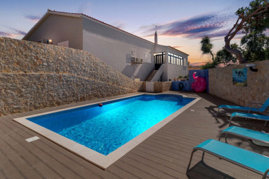 Fully Renovated Villa In Quarteira, Property for sale in PP4345