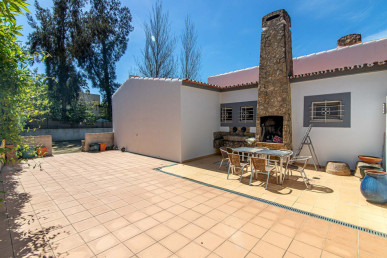 Large 3 Bedroom Villa In The Heart Of Vilamoura, Property for sale in PP7090