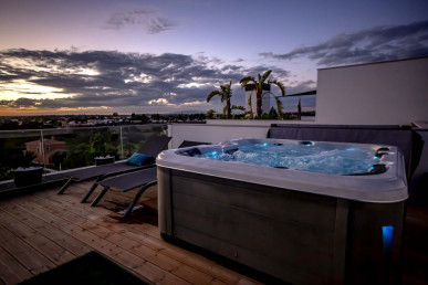 Magnificent Brand New 2-Bed Penthouse Apartment, Large Rooftop Terrace And Jacuzzi, Property for sale in PP173186