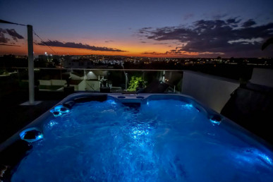 Magnificent Brand New 2-Bed Penthouse Apartment, Large Rooftop Terrace And Jacuzzi, Property for sale in PP173186