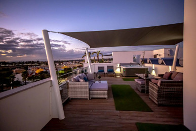 Magnificent Brand New 2-Bed Penthouse Apartment, Large Rooftop Terrace And Jacuzzi, Property for sale in PP173186