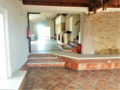 Spacious Commercial Property - Fantastic Location In Almancil, Property for sale in PP173350