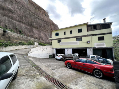 Villa With Commercial Space And Land In Ponta Do Sol, Property for sale in PP173530