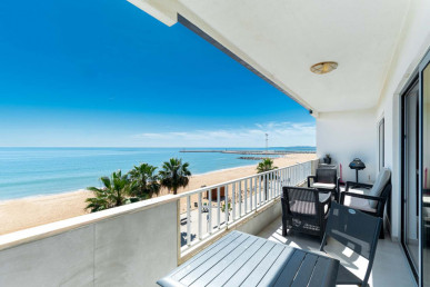 Luxurious Oceanfront Living In Quarteira, Property for sale in PP173737