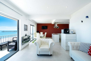 Luxurious Oceanfront Living In Quarteira, Property for sale in PP173737