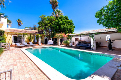 Splendid Seven-Bedroom Villa Near Mexilhoeira Grande, Property for sale in Mexilhoeira Grande, Portimão, PP173890