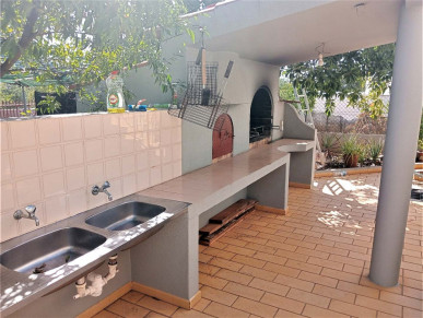 Traditional Spacious 4 Bed Townhouse In Vale Formoso, Property for sale in PP174168