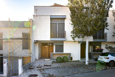 Modern 3+2 Bedroom Semi-Detached Villa With Garage And Pool, Property for sale in PP174277