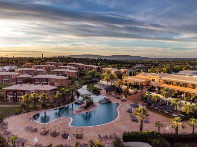 One-Bedroom Apartment In Luxury Five star Resort, Property for sale in PP174492