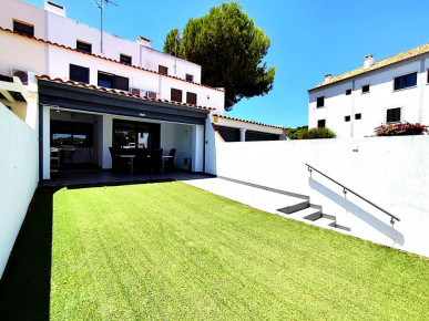 Perfect Retreat 3 Bedroom Villa,, Property for sale in PP174776