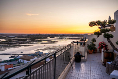 Luxurious Triplex Penthouse In Faro: Algarve Elegance And Panoramic Views, Property for sale in PP174786