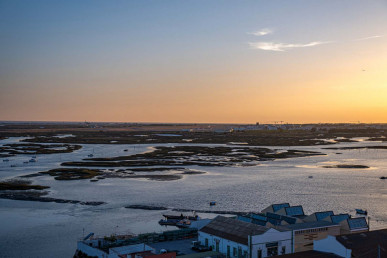 Luxurious Triplex Penthouse In Faro: Algarve Elegance And Panoramic Views, Property for sale in PP174786