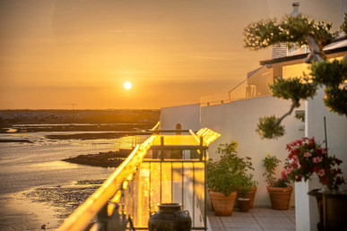 Luxurious Triplex Penthouse In Faro: Algarve Elegance And Panoramic Views, Property for sale in PP174786