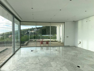 Stunning House With 3 Bedrooms, Calheta, Property for sale in PP175201