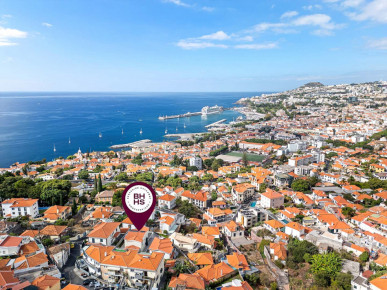 Luxury traditional villa with stunning view, 5 minutes from the centre of Funchal, Property for sale in PP175267