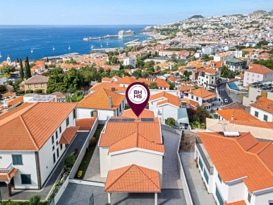 Luxury traditional villa with stunning view, 5 minutes from the centre of Funchal, Property for sale in PP175267