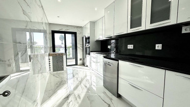 Modern 2-Bedroom Apartment in Gambelas, Faro, Property for sale in Faro, Faro, PP175369